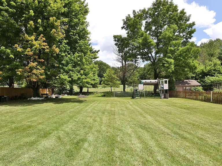 293 Sumption Dr — Photo 36