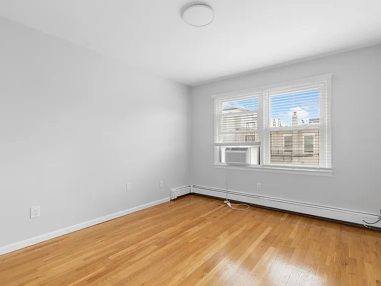 226 Webster Ave #2 — Photo 10
