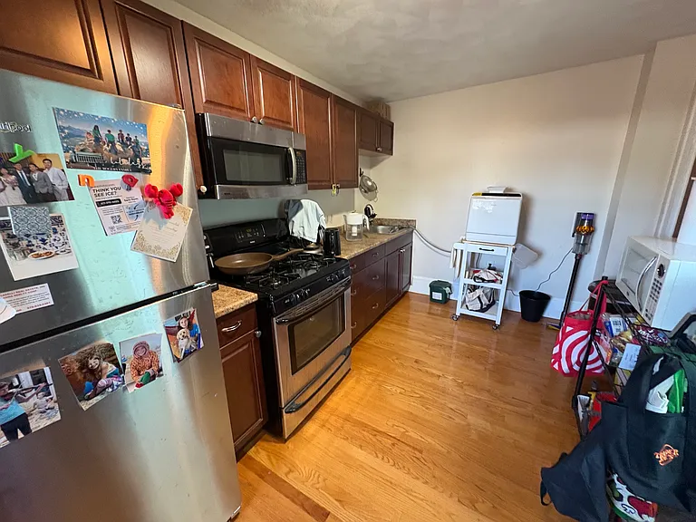 235 Columbia St #4L — Photo 1