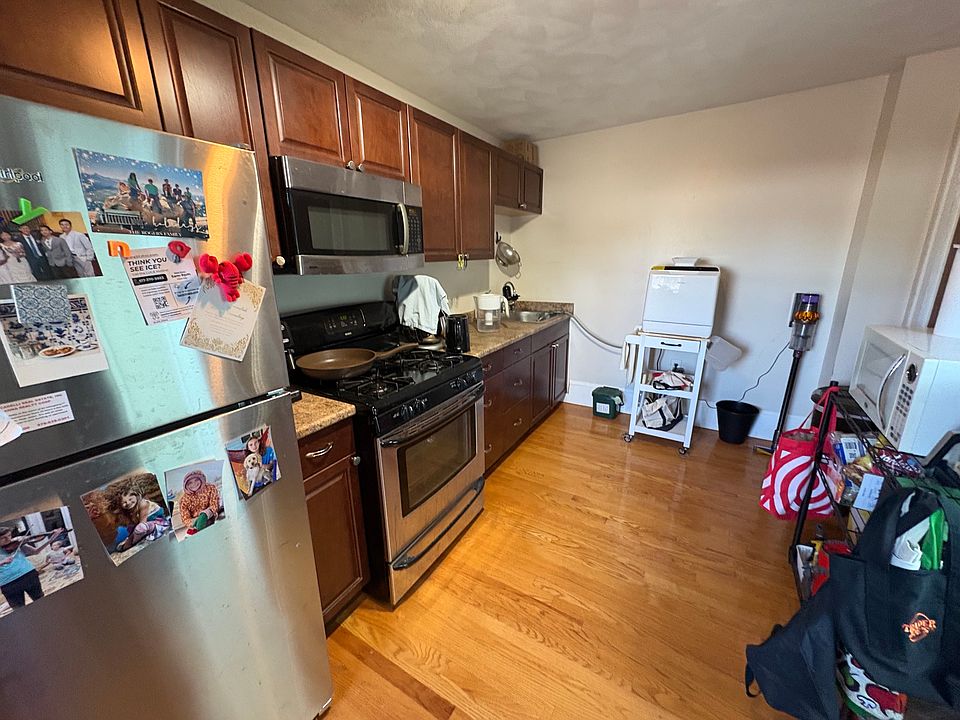 1st image of 235 Columbia St APT 3