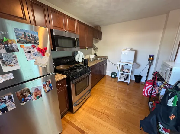 235 Columbia St APT 4L, Cambridge, MA 02139