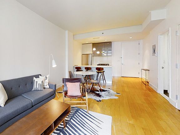 3rd image of 2-26 50th Ave #8G