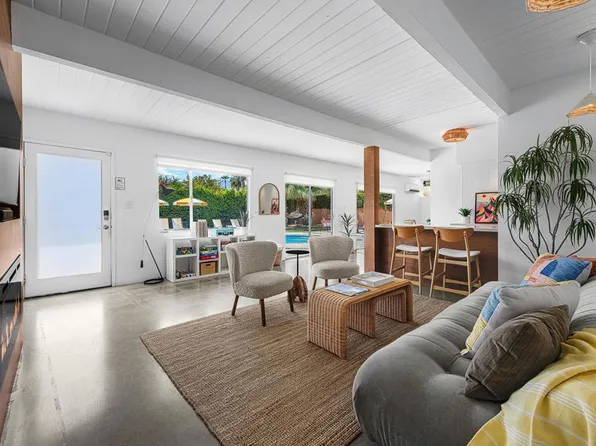 633 S Canon Dr, Palm Springs, CA 92264