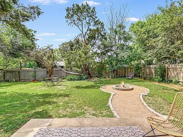 3 bed, 1396 sqft, $4,000 — Photo 3