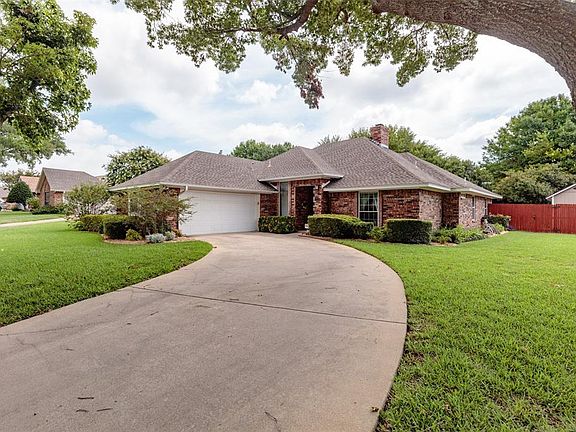3rd image of 1314 Highland Dr