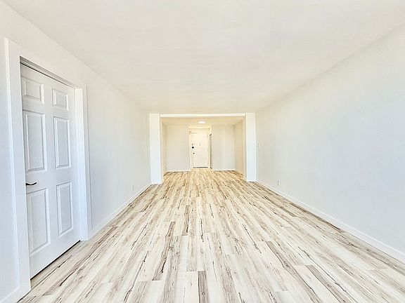 2nd image of 40 Brighton 1st Rd APT 15O