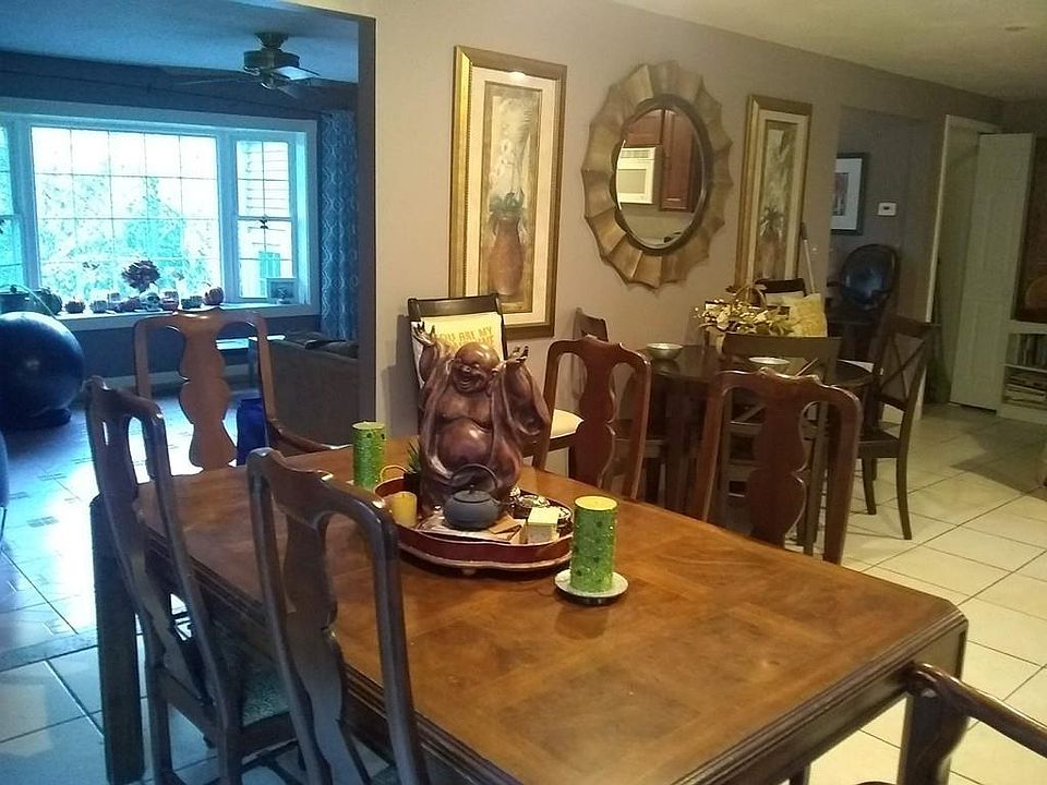 2nd image of 9 Ansonia Rd #9B