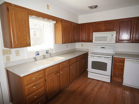 2nd image of 2818 Indiana Ave