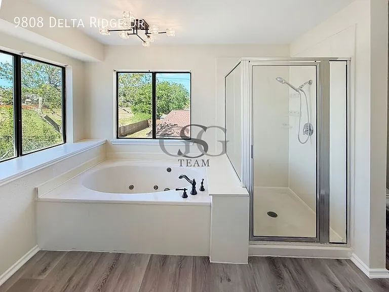 9808 Delta Ridge Dr — Photo 2