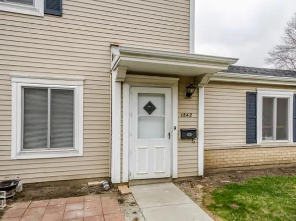 1542 Cove Dr, Prospect Heights, IL 60070