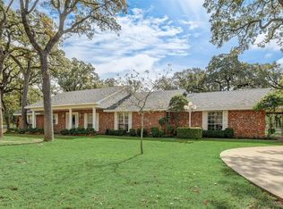 2004 Thousand Oaks Dr, Burleson, TX 76028