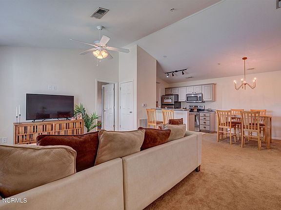 4th image of 4421 Jay Bird Cir Unit 208