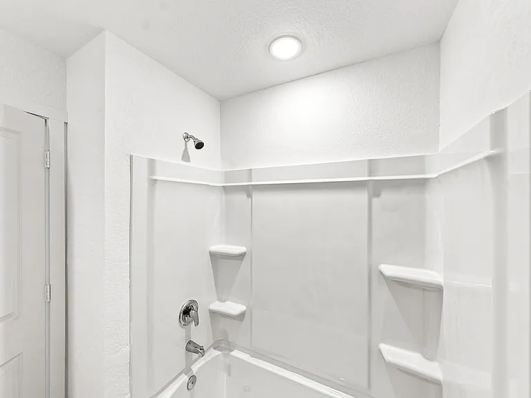 233 Pastar Fls — Photo 31