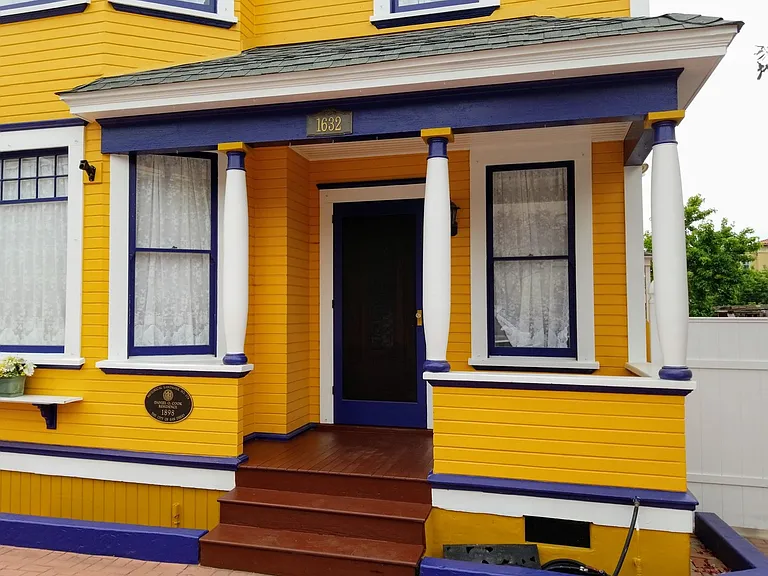 1632 State St — Photo 10