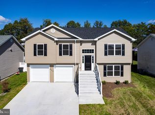 600 Ford Cir, Inwood, WV