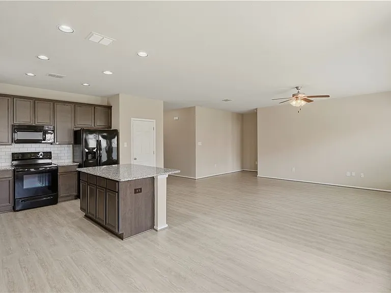 140 Fabarm Ln — Photo 10