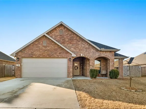 701 Melrose Pl, Bentonville, AR 72712