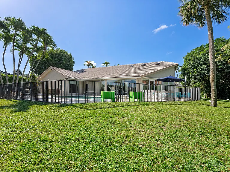 2245 SW 16th Pl — Photo 40