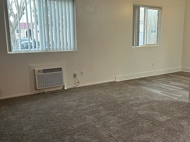 Merrill Apartments — Photo 12