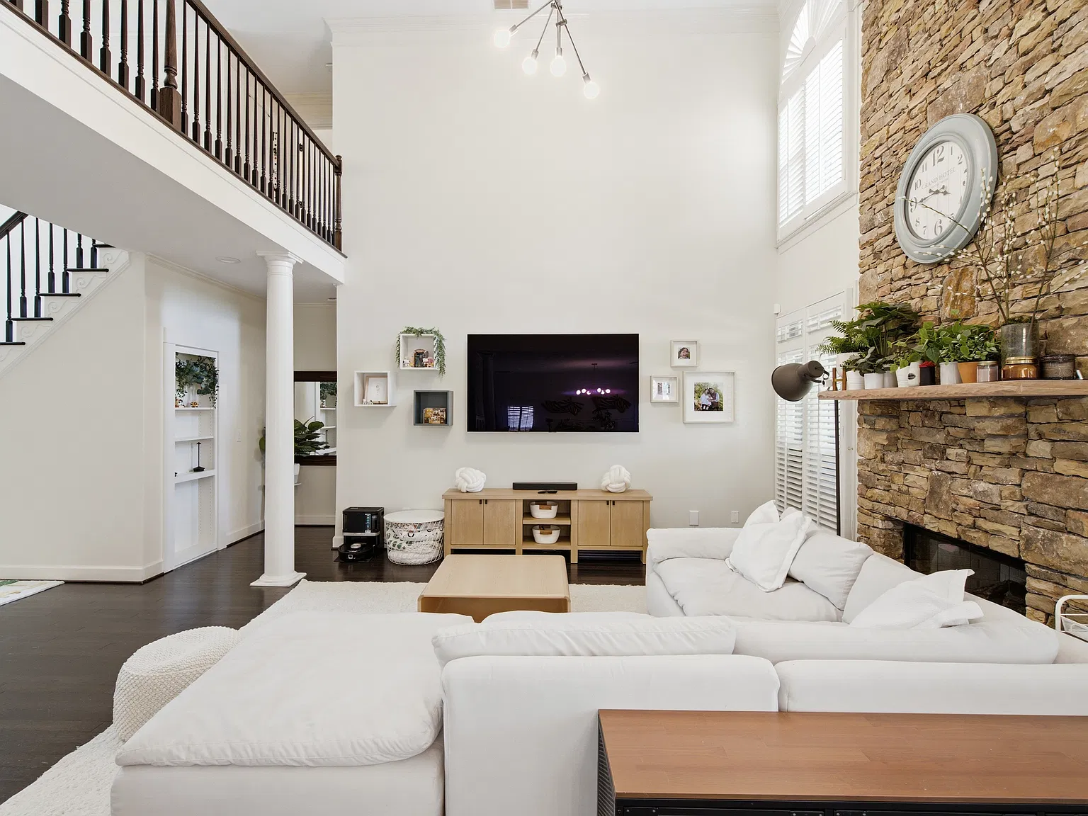 4 bed, 3.5 bath, 3651 sqft, $4,650 — Photo 3