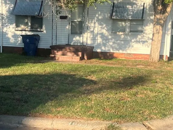 1005 S 19th St, Chickasha, OK 73018