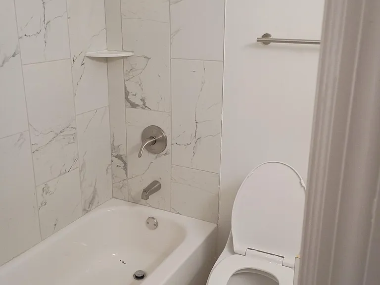 2421 N 40th Ave #109 — Photo 11