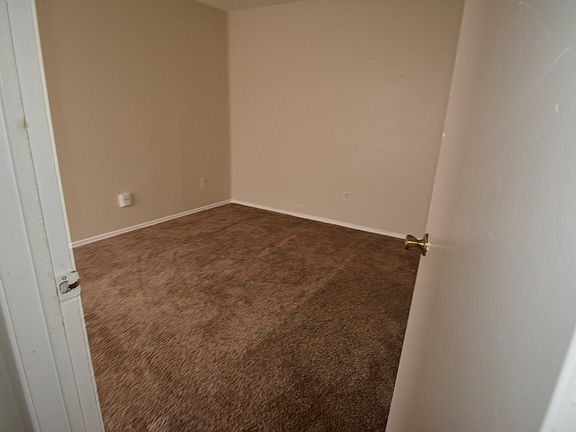 4th image of 2308 Monte Carlo Dr APT A