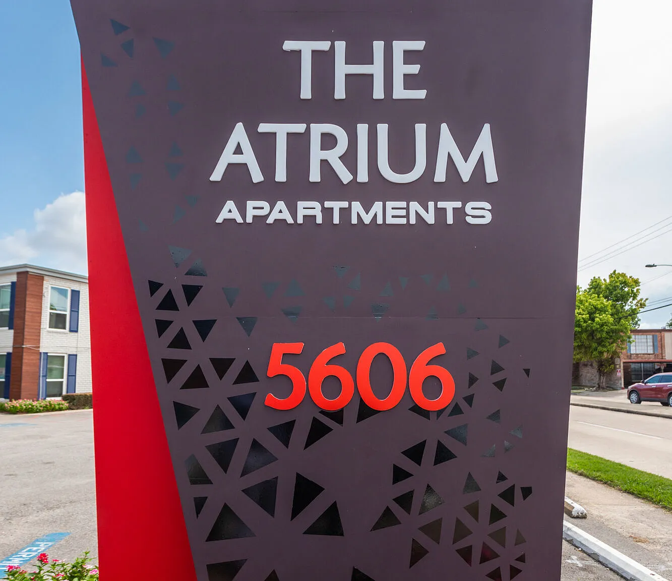 The Atrium At 5606 — Photo 1