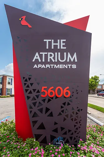 The Atrium At 5606 Photo 1