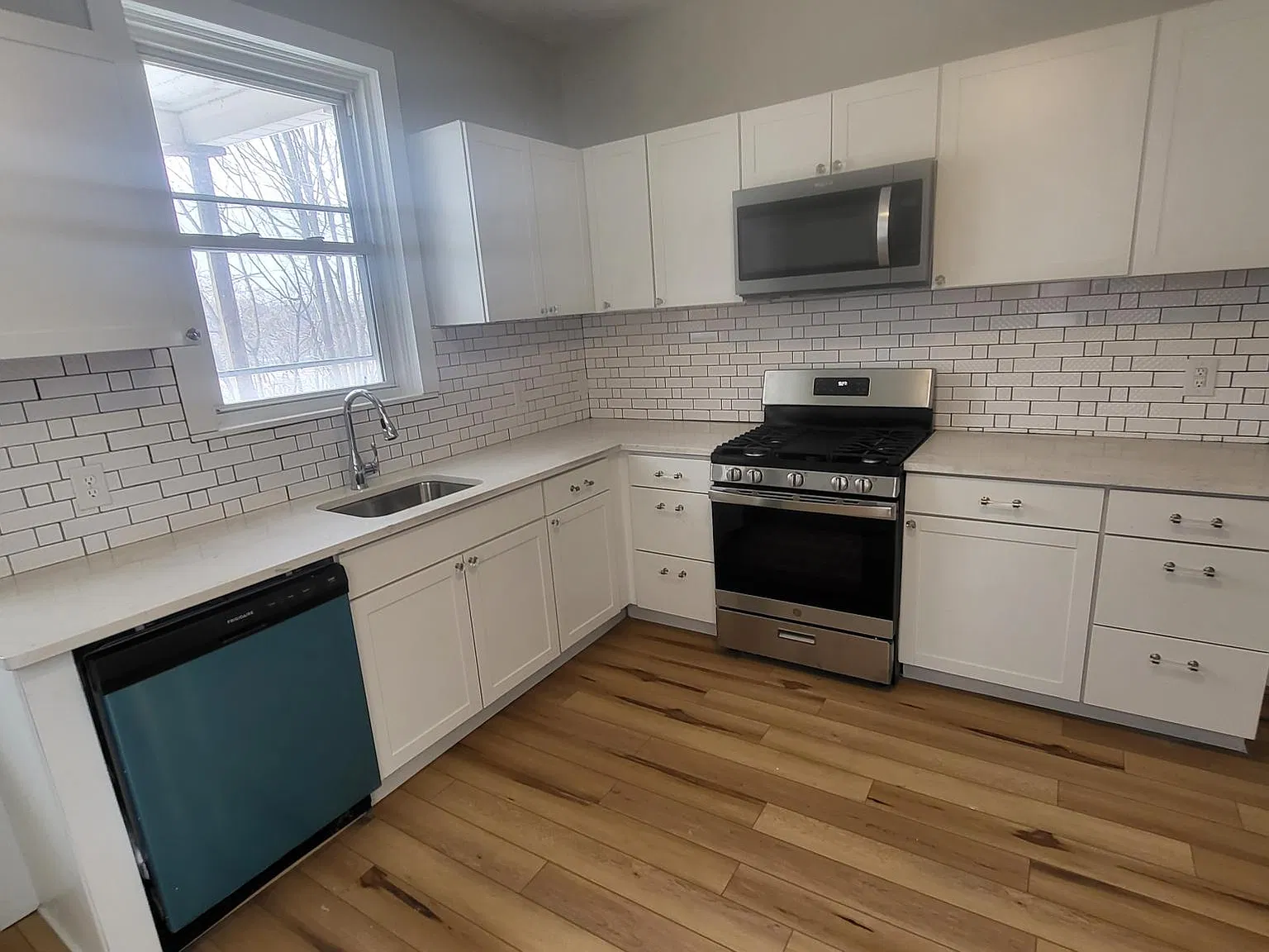 119 Cedar Ave — Photo 2