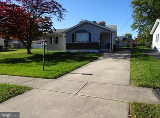 2 Varmar Dr, New Castle, DE 19720