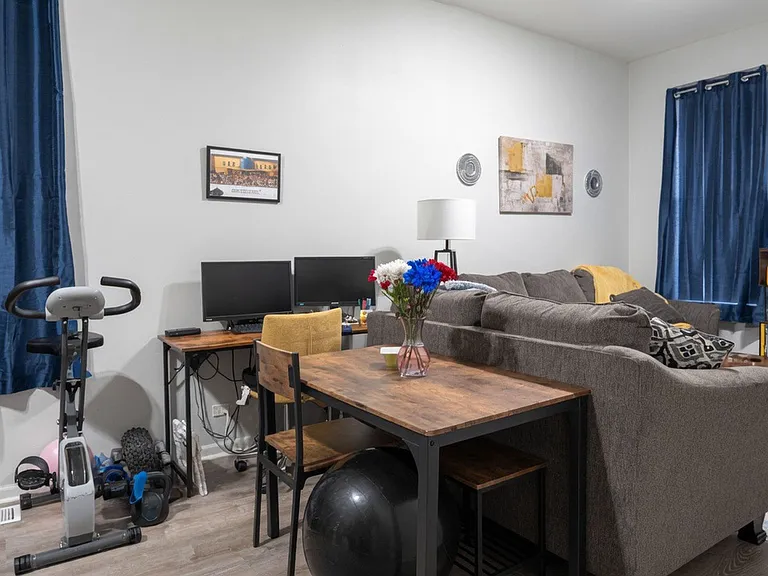 1338 W Huron St #1R — Photo 5