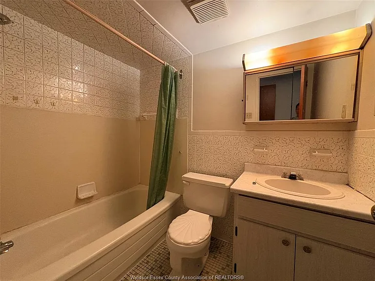 3044 Sandwich St #202 — Photo 16