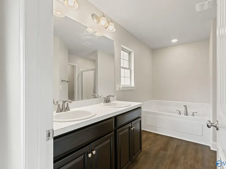 122 Ardsley Dr — Photo 25