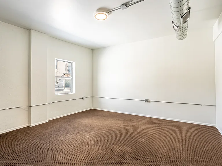 227 N Broadway #204 — Photo 11