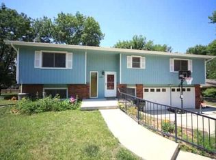 2215 Melholland Rd, Lawrence, KS 66047