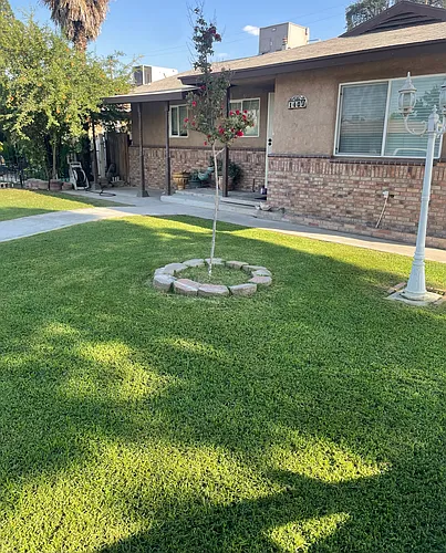 1409 Lindsay Dr Photo 1