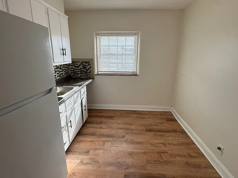 111 Colton Ave #10 — Photo 6