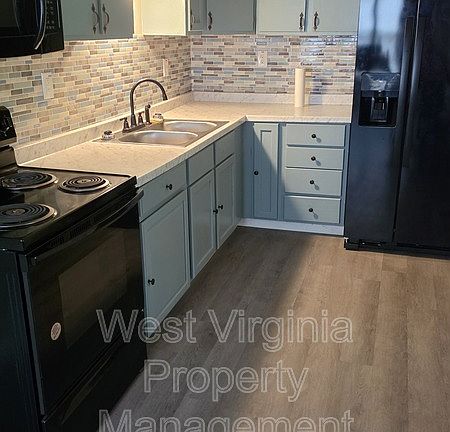 5th image of 242 Riffe St
