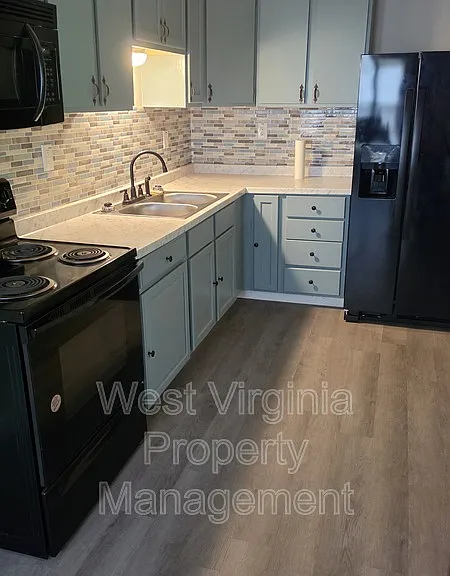 242 Riffe St — Photo 5