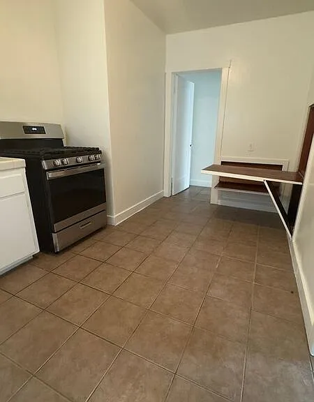 12820 Penn St — Photo 7