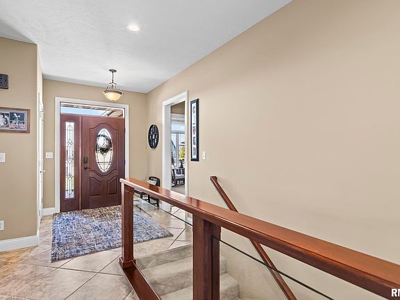 2nd image of 2104 Dubsdread Dr