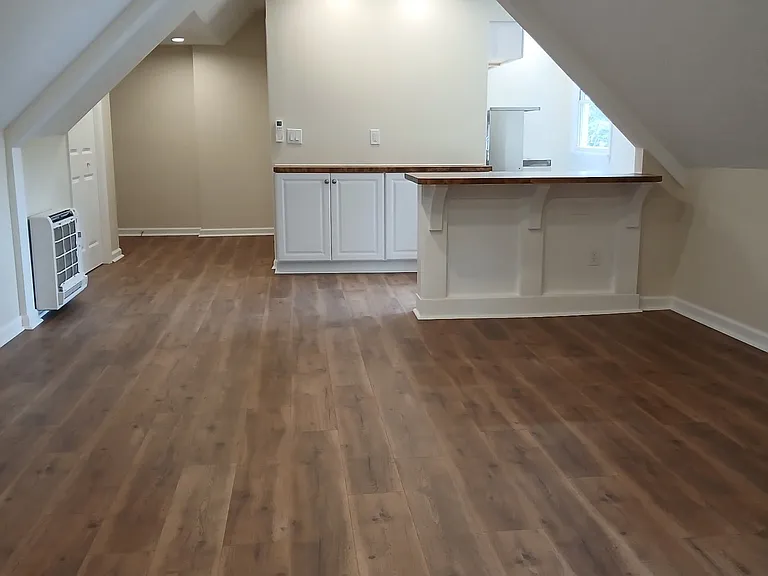 646 Maple Ln #6 — Photo 2