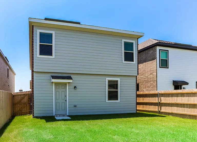 3702 Ruth Dr — Photo 5