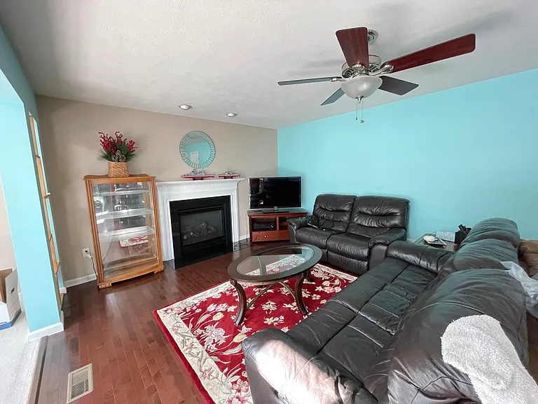 2084 Country Glenn Ln — Photo 5