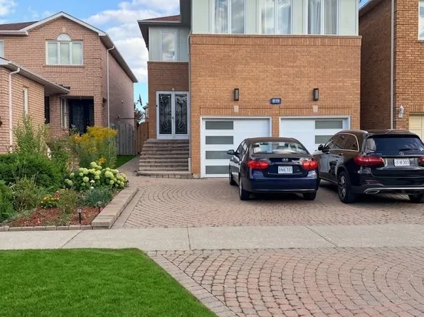 828 Cardington St, Mississauga, ON L5V 1Z6