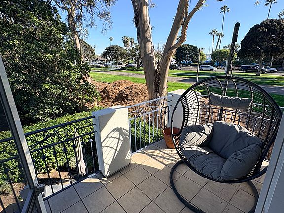 3rd image of 882 Harbor Crossing Ln