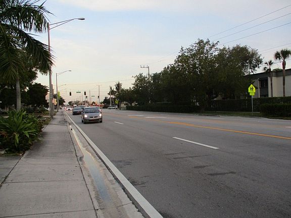 4th image of 316 SE 10th St