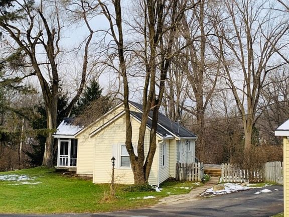 3rd image of 4736 Honey Creek Ave NE
