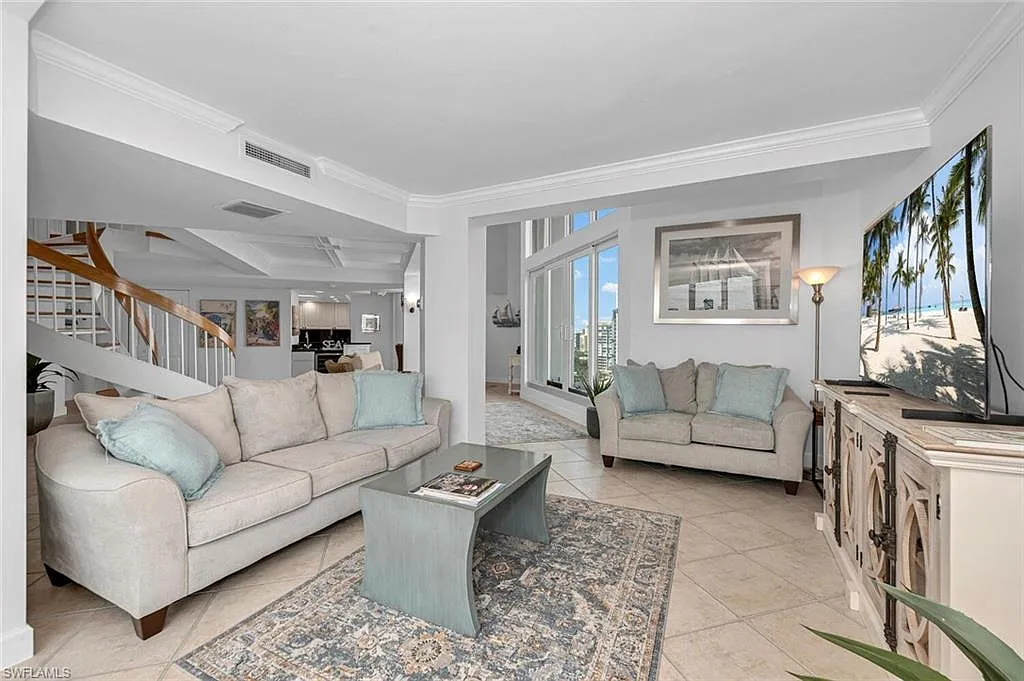 2 bed, 2.5 bath, 2240 sqft, $15,000 — Photo 4